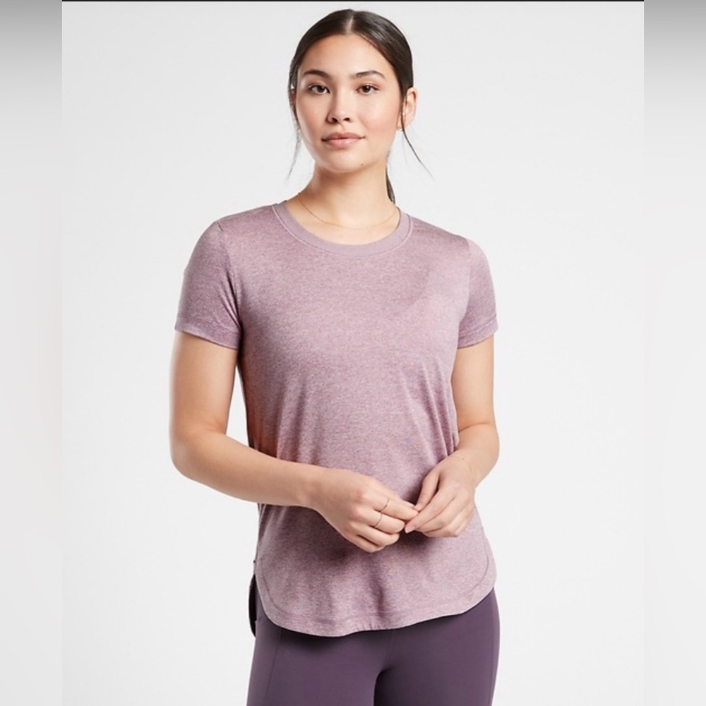 Athleta Uptempo Tee Sweat-wicking jersey in a relaxed fit XL